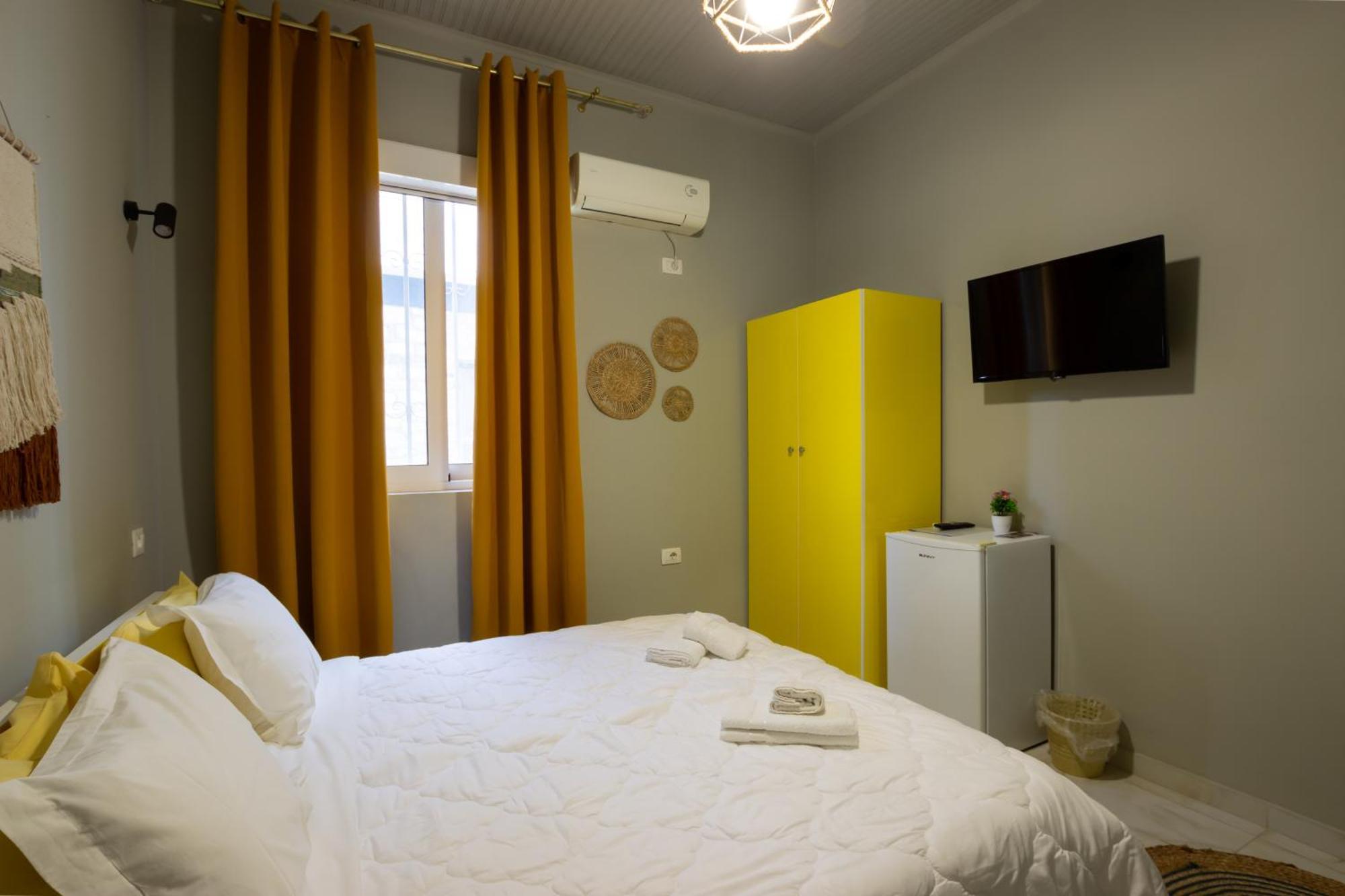 Jonian Boutique Hotel Sarandë Cameră foto